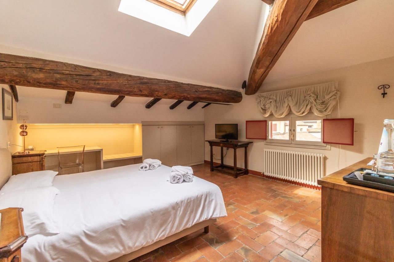 Casa Isolani Charms Rooms Santo Stefano Bologna Exterior photo