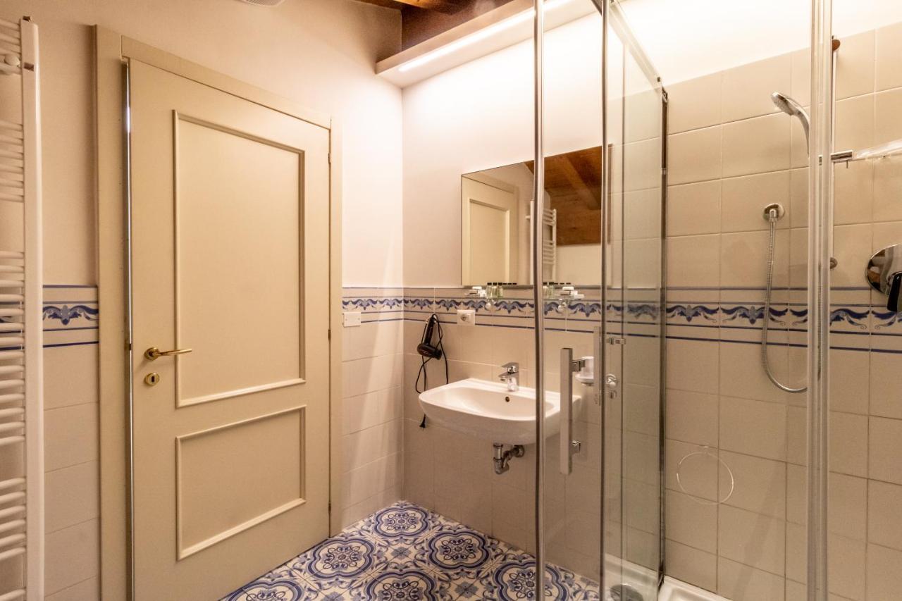 Casa Isolani Charms Rooms Santo Stefano Bologna Exterior photo